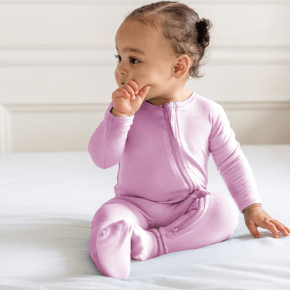 Baby in Dreamland Baby bamboo pajamas with DreamCuffs®, featuring soft fabric and cozy design for comfortable sleep.