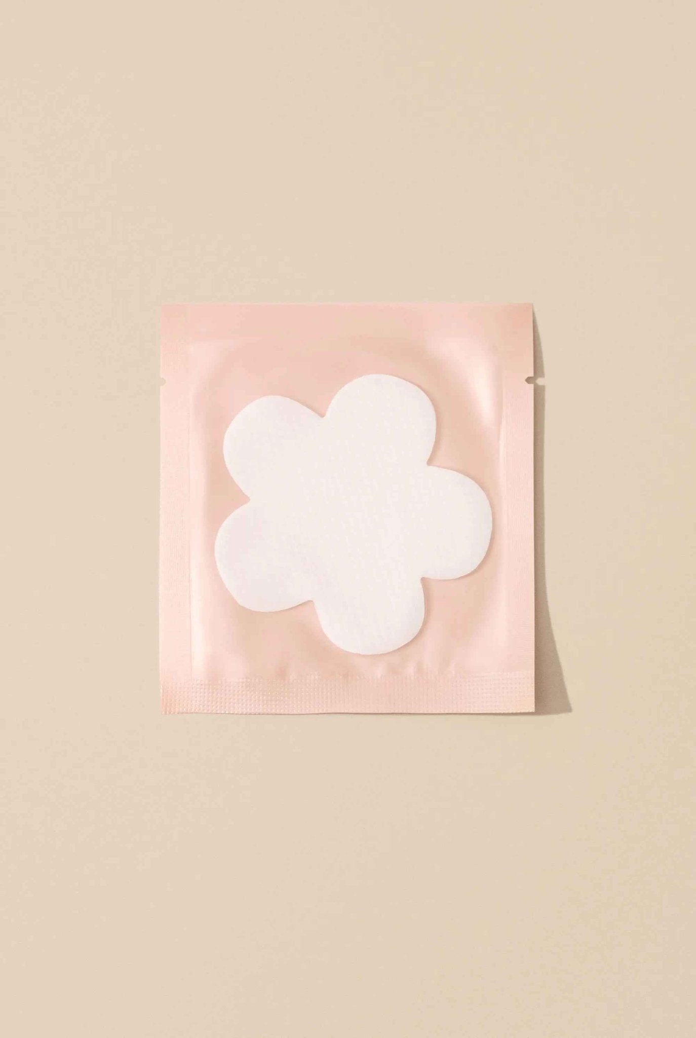Le Lolo Hydrogel Cooling Pads for soothing skin relief, shown in their packaging with the pads visible.